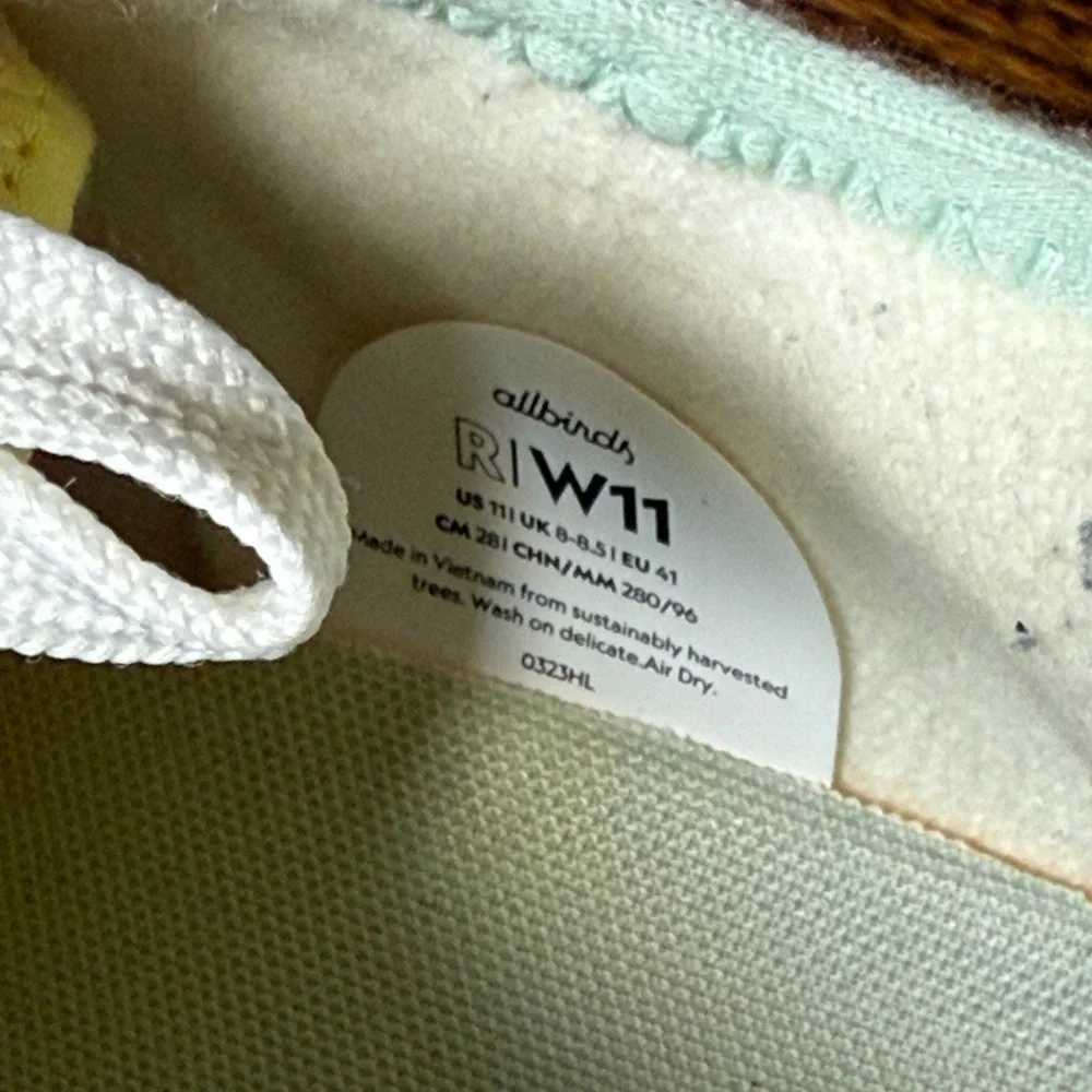 Allbirds Women's 11 White and Pink Sneakers - Picture 8 of 8